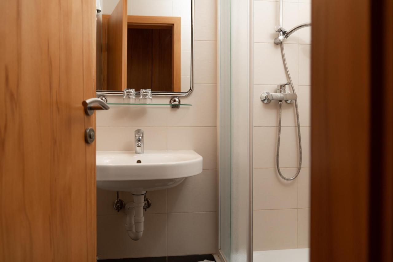 Hotel Medno Luaran gambar